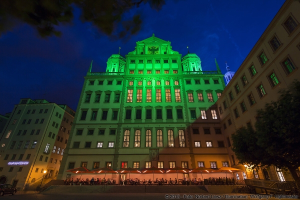 Wolfgang F. Lightmaster - Stadtillumination 30K Night Light Run Augsburg 2015 - Foto: Norbert Liesz