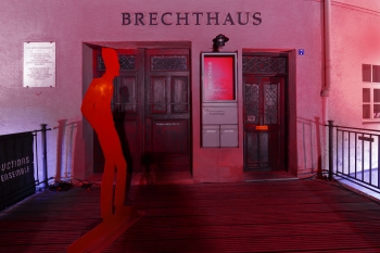 Lichtknstlerische Stadtillumination Illumination Brechthaus 14.08.2014 - Foto: Norbert Liesz